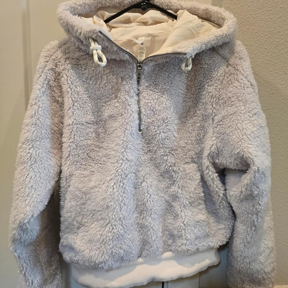 Lululemon sherpa quarter zip hoodie. Size 6.